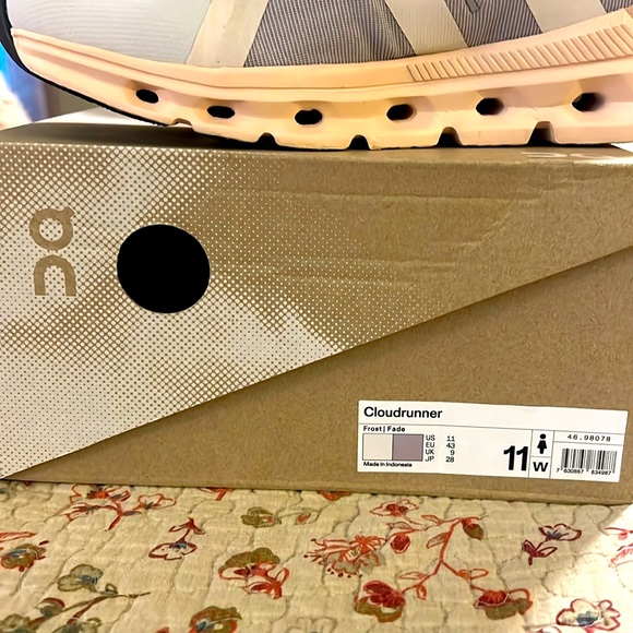 OC (On Cloud) Fairly New - Picture 5 of 6